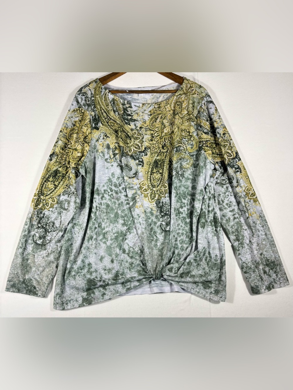 Time And Tru Women's XXL 20 Green Paisley Twist-Front Long Sleeve Top